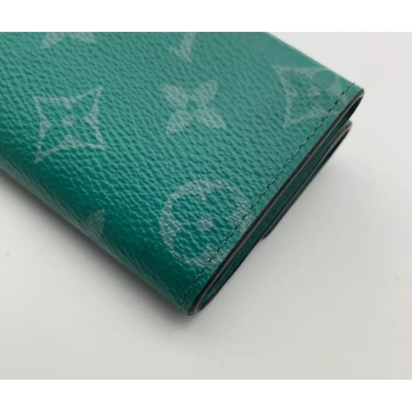 Auth Louis Vuitton Taigarama Green Discovery Compact Wallet W/B and dust bag - Picture 10 of 16